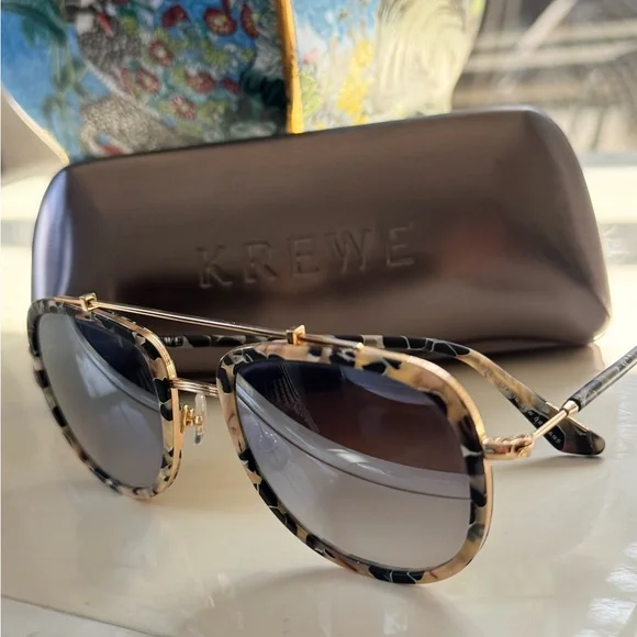 KREWE | Accessories | Krewe Tortoise Shell Sunglasses | Poshmark display picture 2